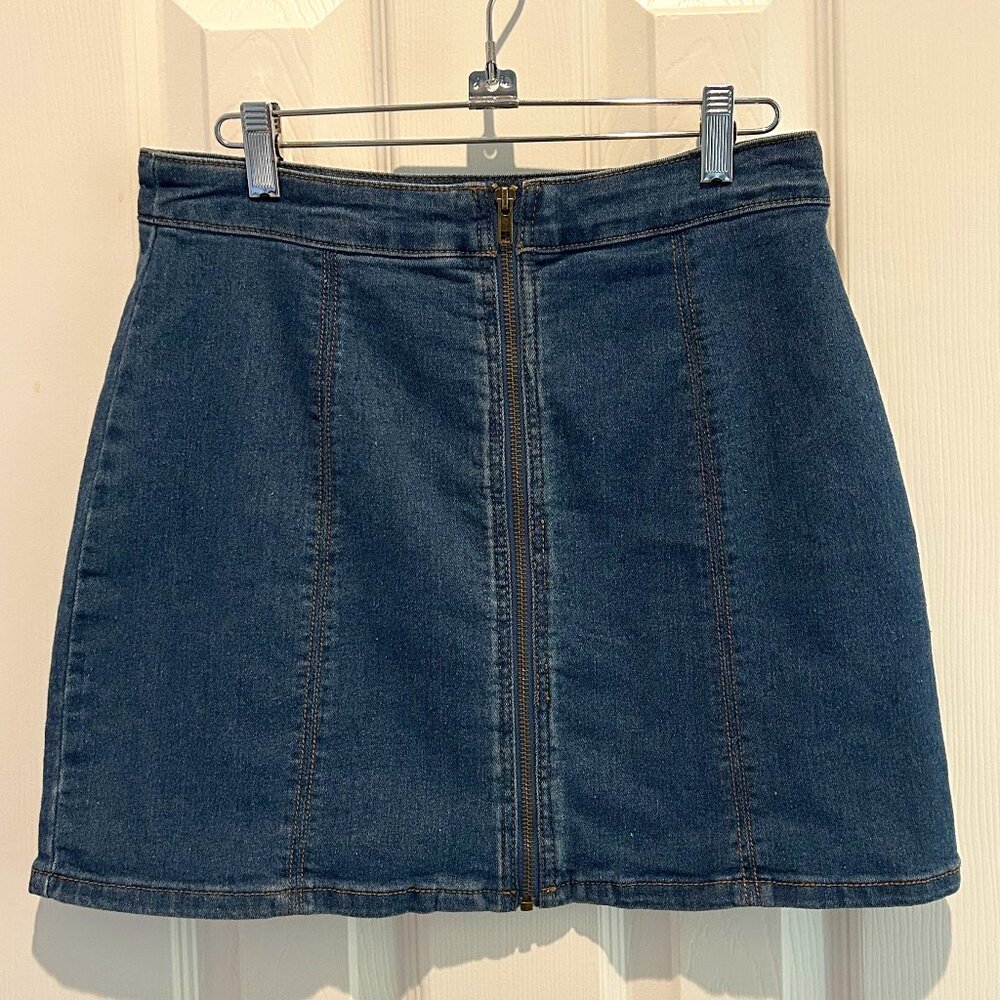 Forever 21 Zip-Front Denim Mini Skirt – Size L